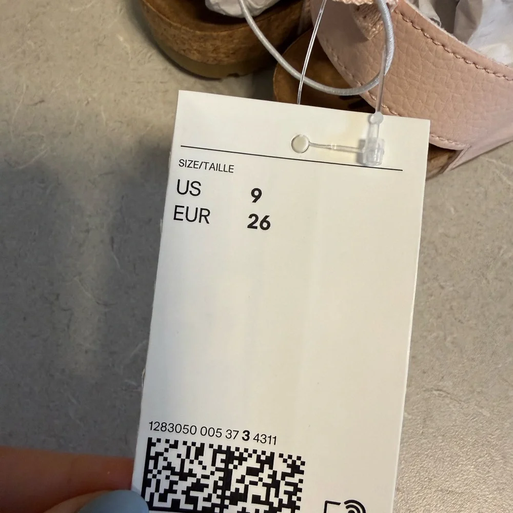 BNWT H&M KIDS SANDALS, SIZE US 9/26 EU